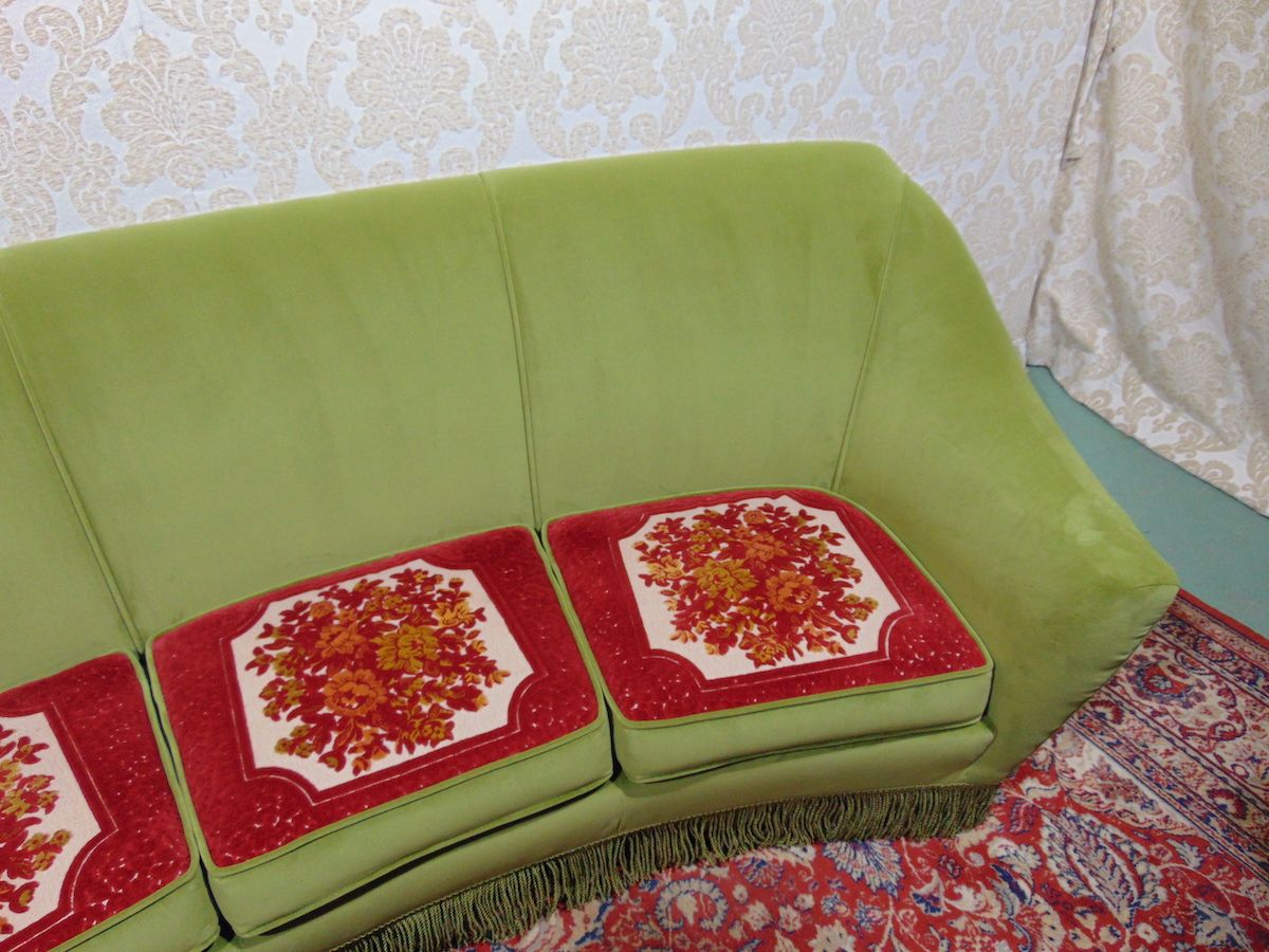Reupholstered vintage sofa (THIS IS AN EXAMPLE) dsc00935.jpg