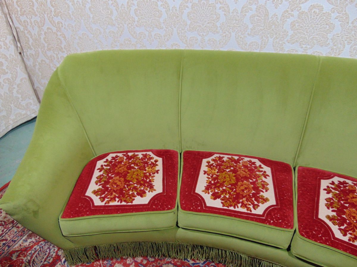 Reupholstered vintage sofa (THIS IS AN EXAMPLE) dsc00934.jpg