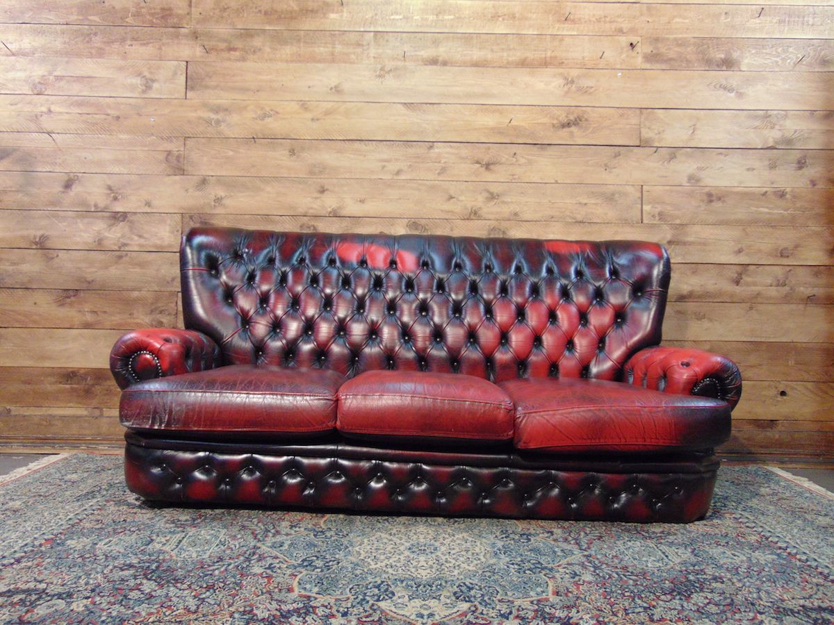 Chesterfield Monk Sofa 3 seater original English vintage in real red leather dsc01736.jpg