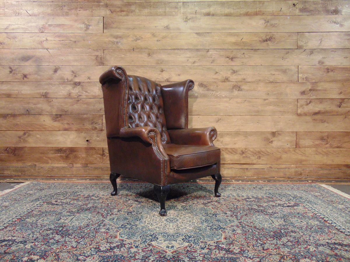 Chesterfield Queen Anne original English vintage armchair in genuine brown leather dsc02222.jpg