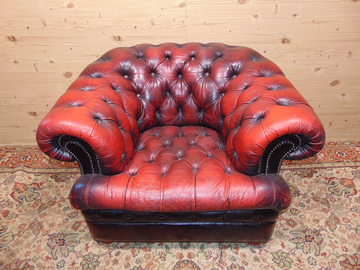 English Chesterfield armchair 1805..jpg