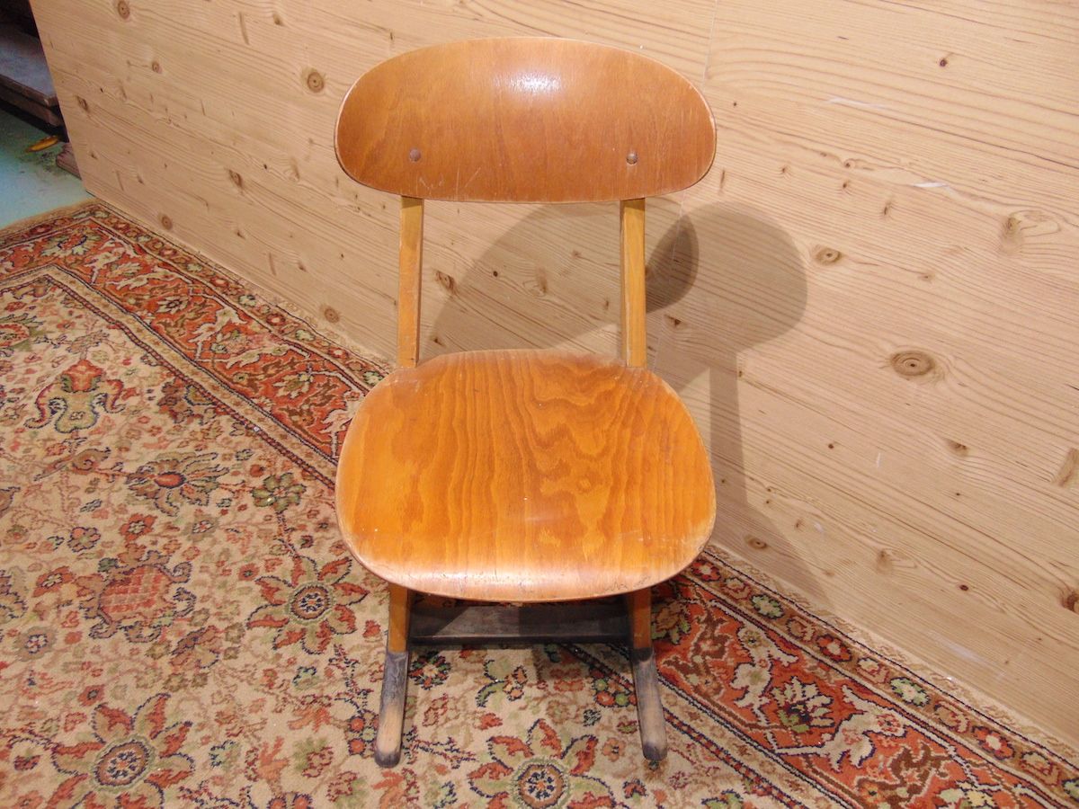 Wooden school chairs 1808......jpg