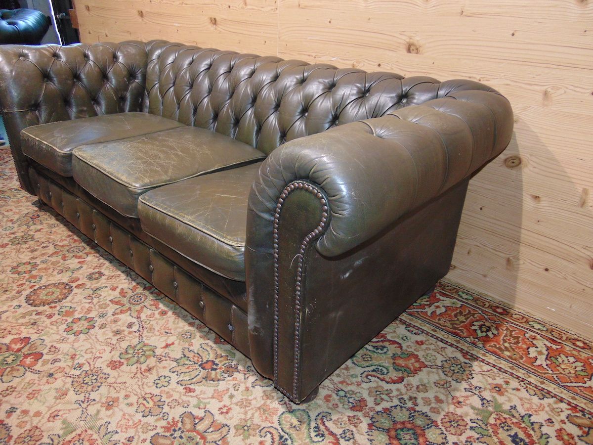 Petrol green Chesterfield sofa 1813...jpg