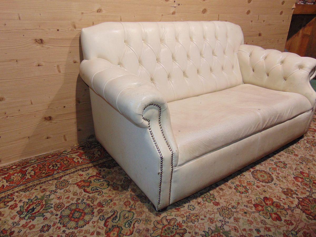 White Chesterfield sofa 1838...jpg