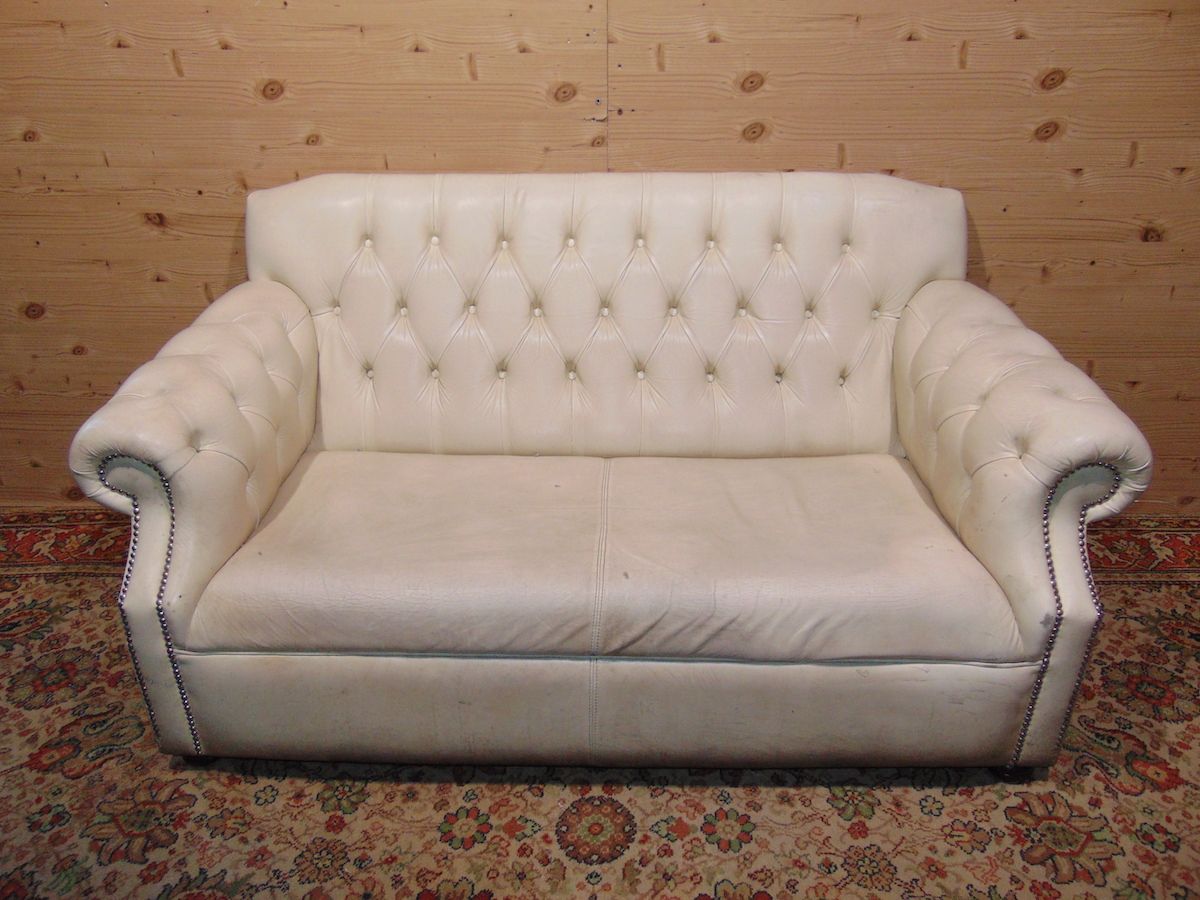 White Chesterfield sofa 1838..jpg