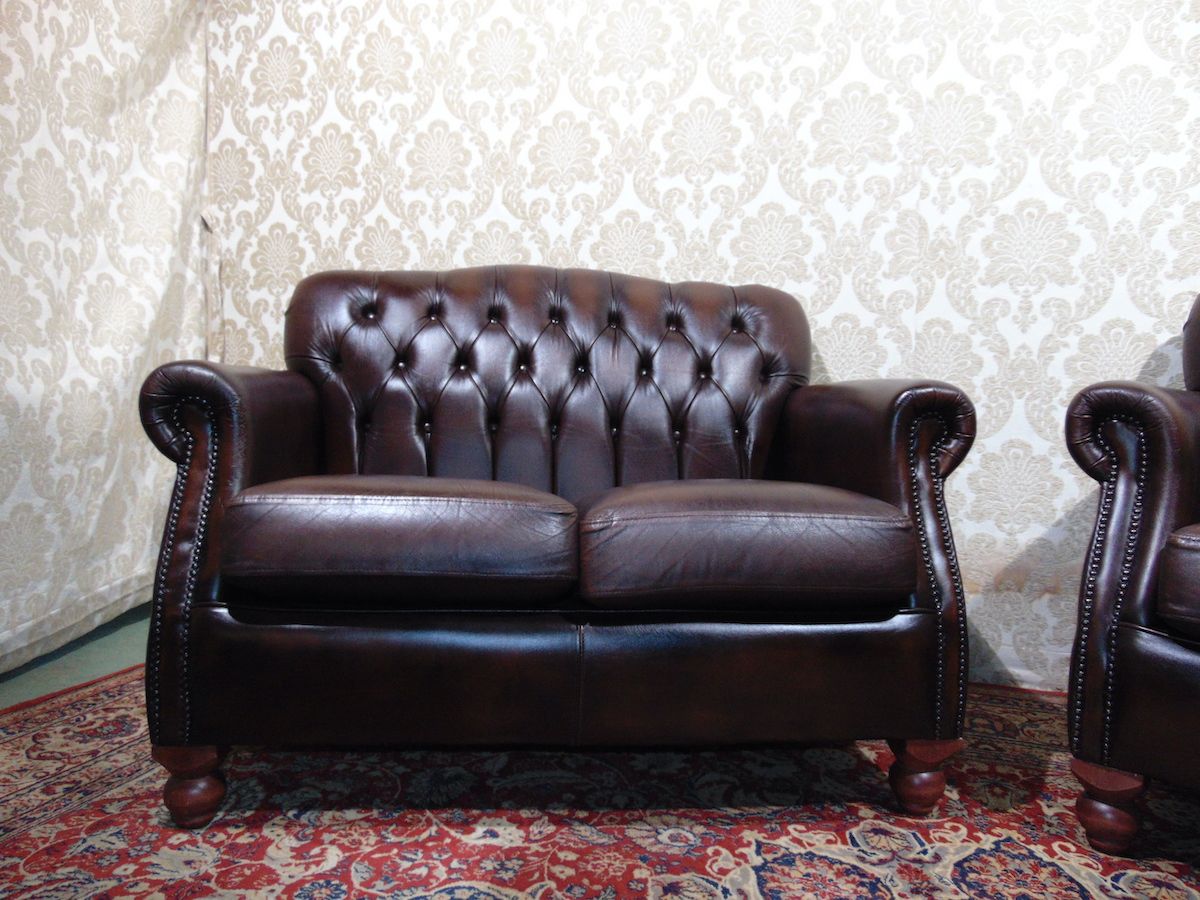 Pair of vintage Thomas Lloyd sofas dsc00965.jpg