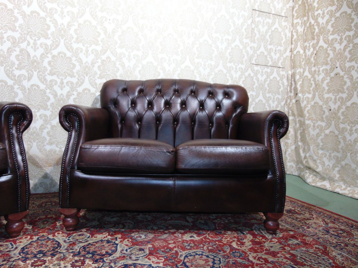 Pair of vintage Thomas Lloyd sofas dsc00964.jpg
