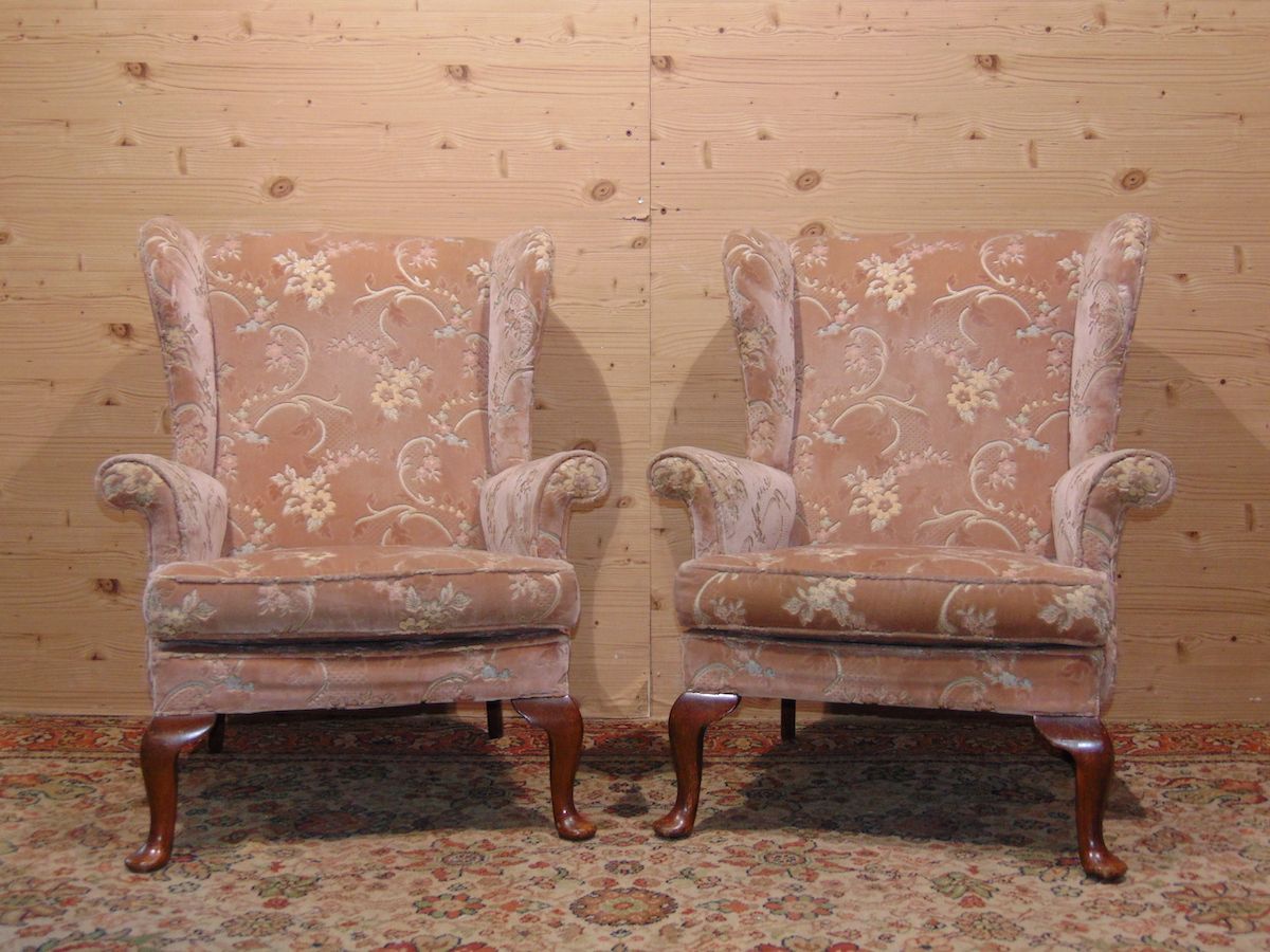 Pair of bergere velvet armchairs 1905.jpg