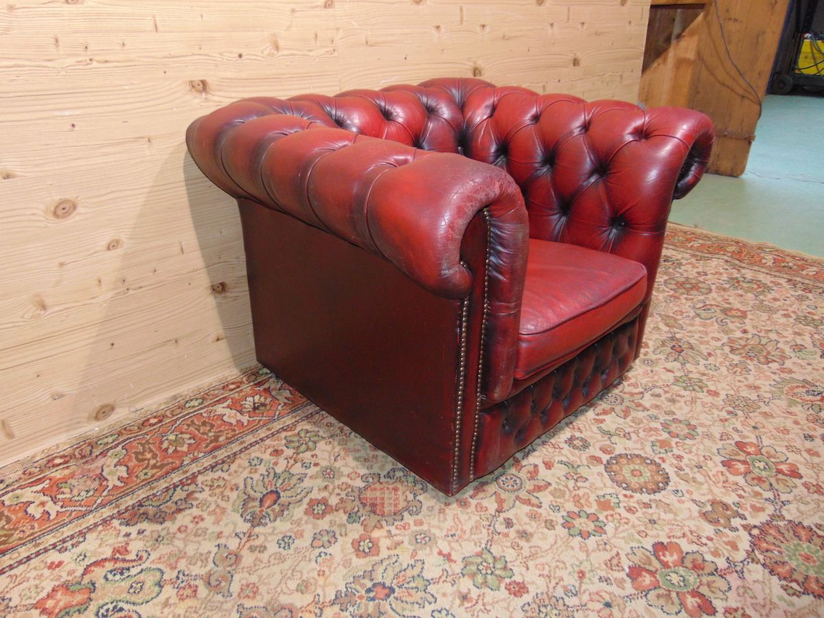 English Chesterfield armchair 1908...jpg