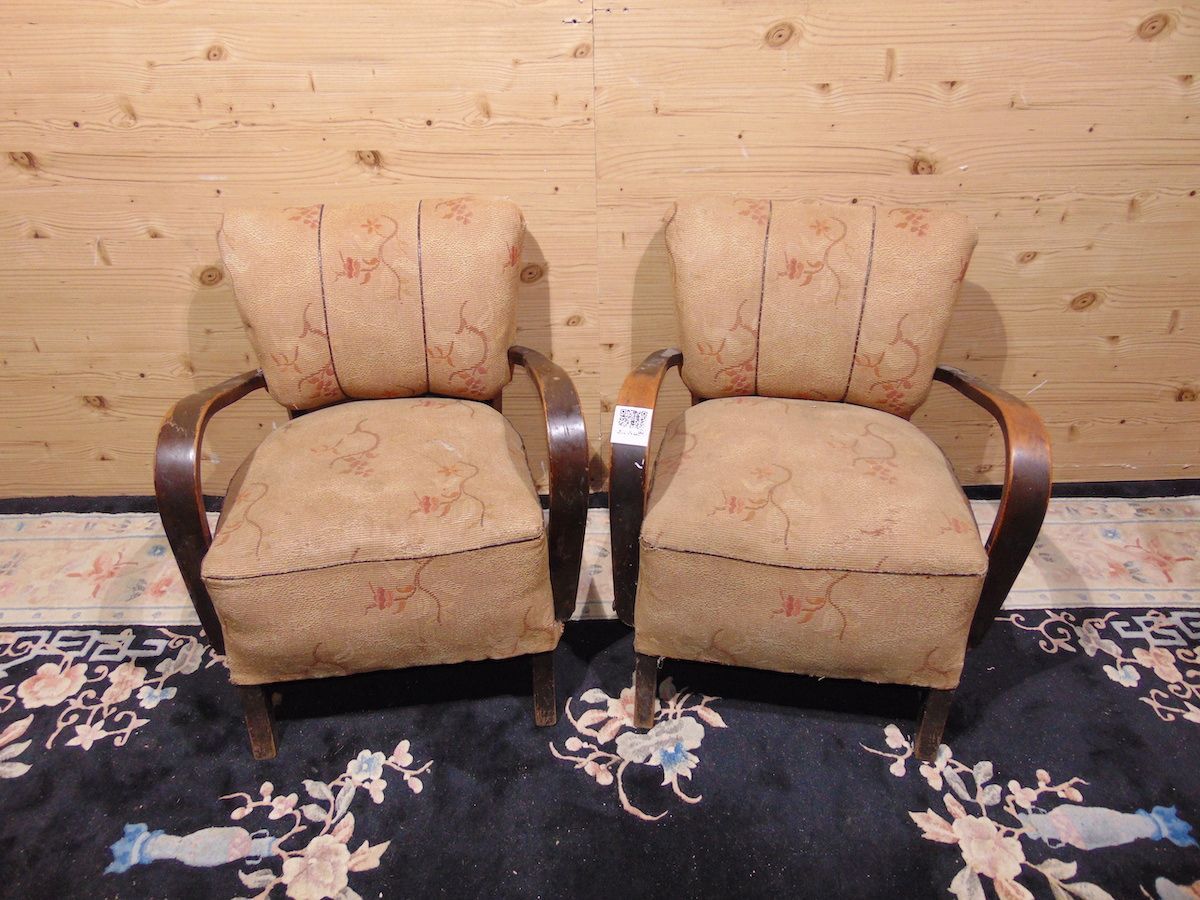 Original Halabala armchairs 2085..jpg