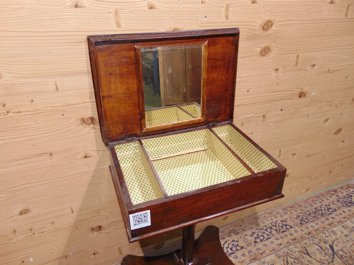 Tea table in walnut jewelry box 1992.....jpg