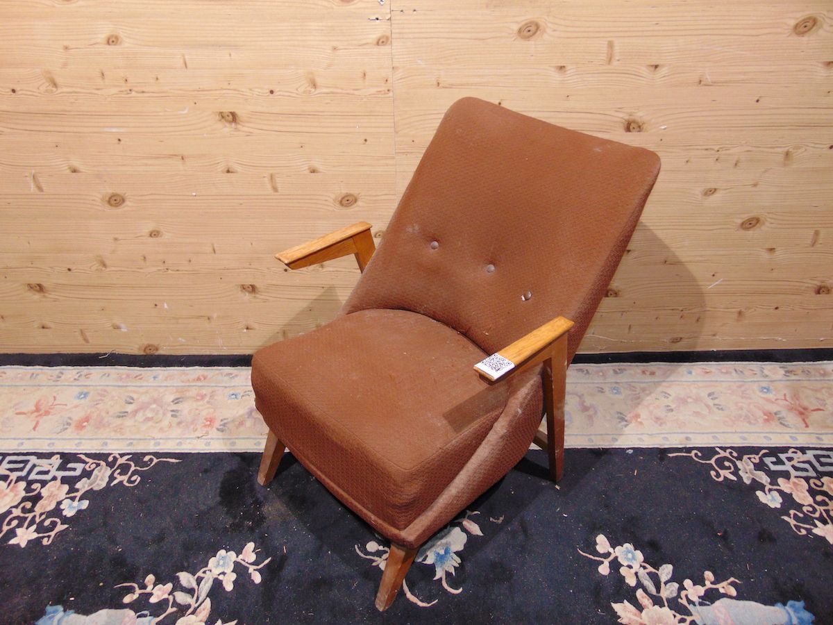 Vintage armchair 2127..jpg
