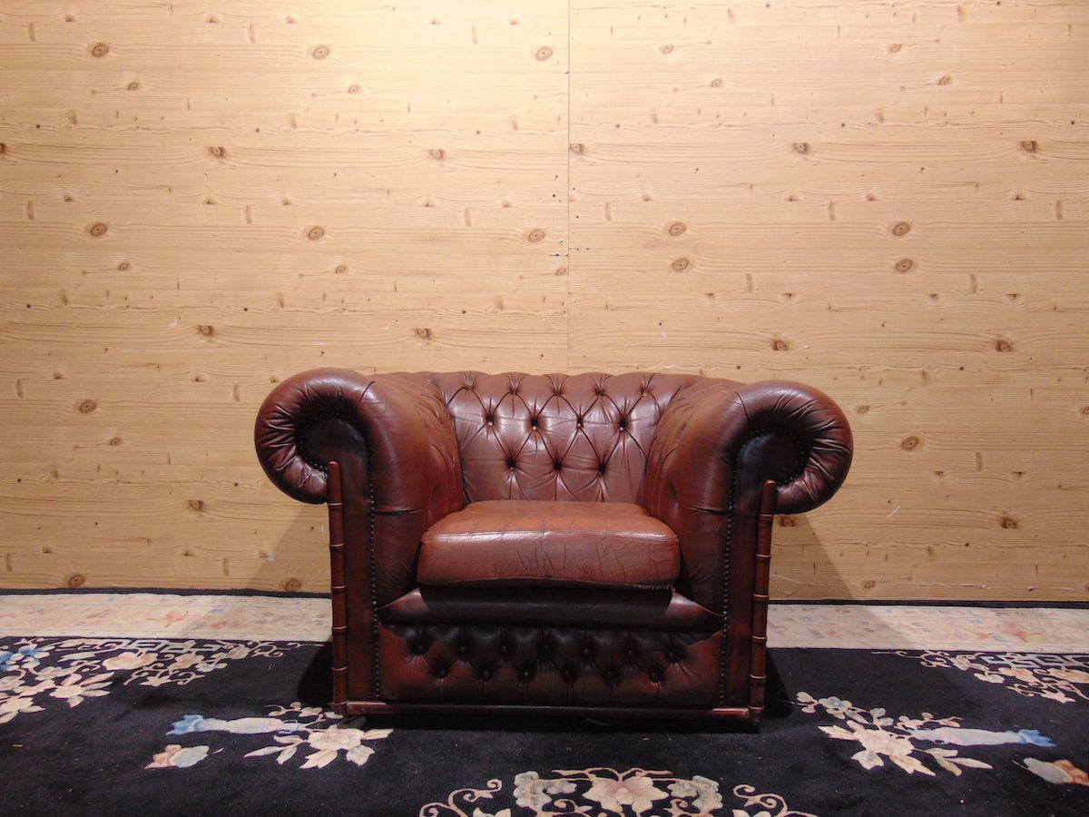 Chesterfield Club armchair 2160.jpg