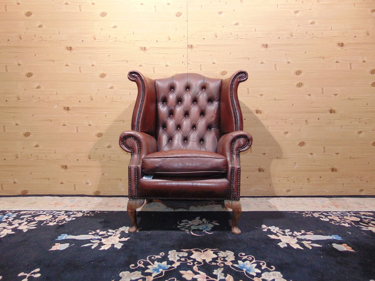 Brown Queen Anne armchair 2176.jpg