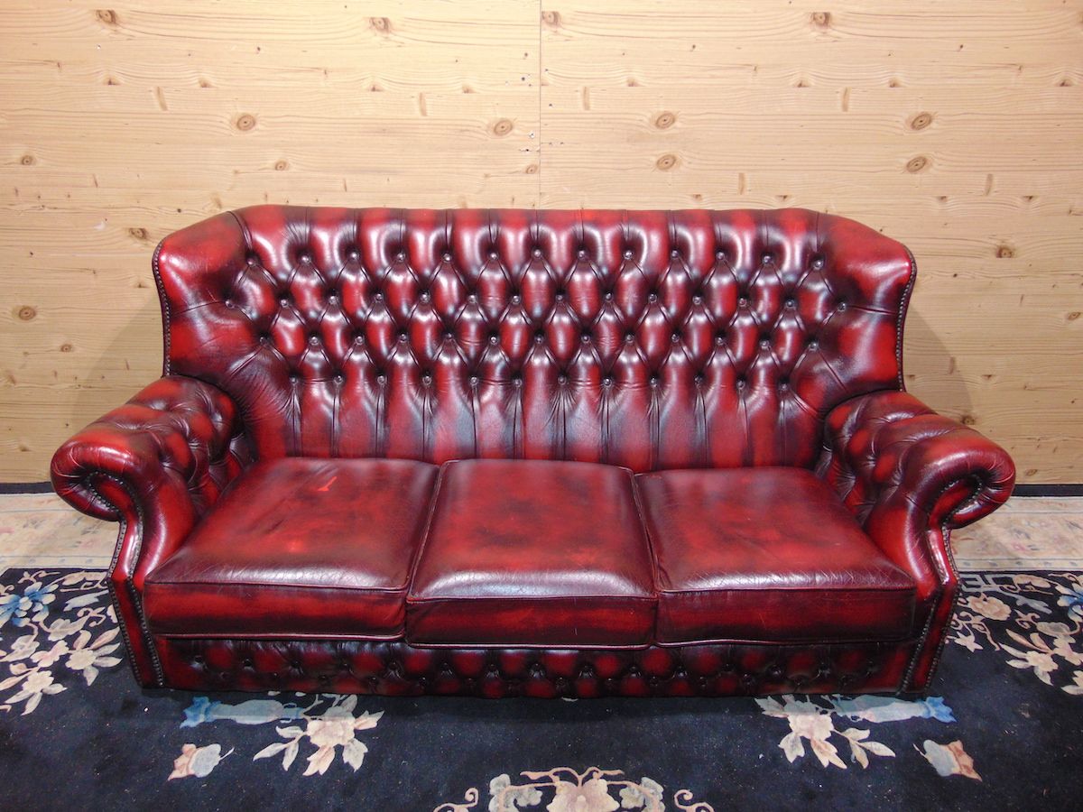 Burgundy leather lounge 2171..jpg