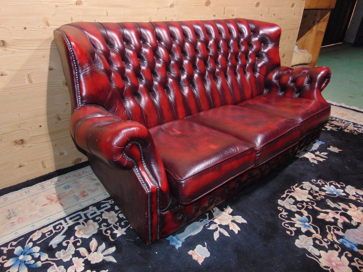 Burgundy leather lounge 2171....jpg