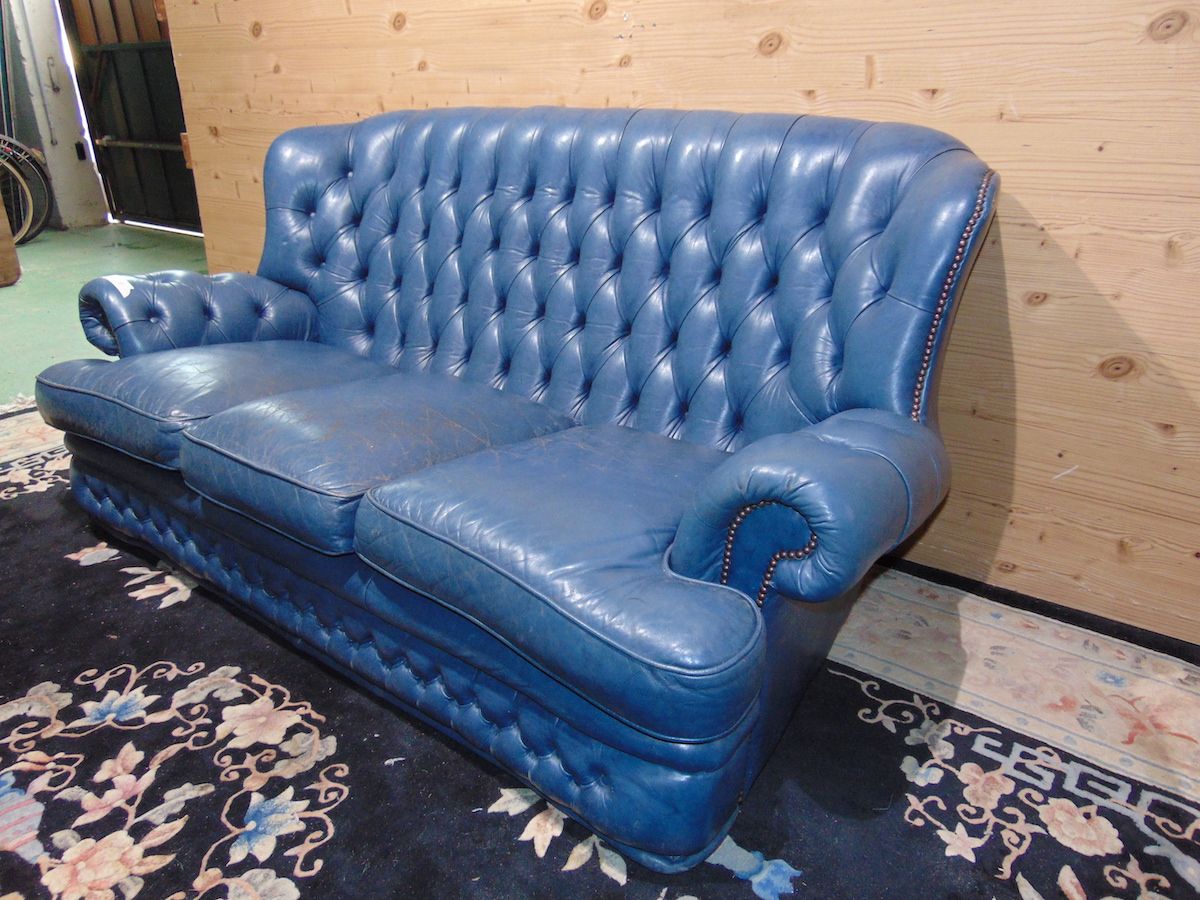 Blue Chester Monk lounge 2191...jpg