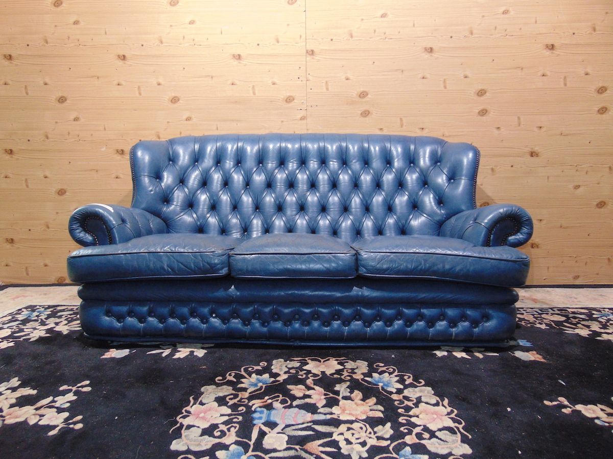 Blue Chester Monk lounge 2191....jpg