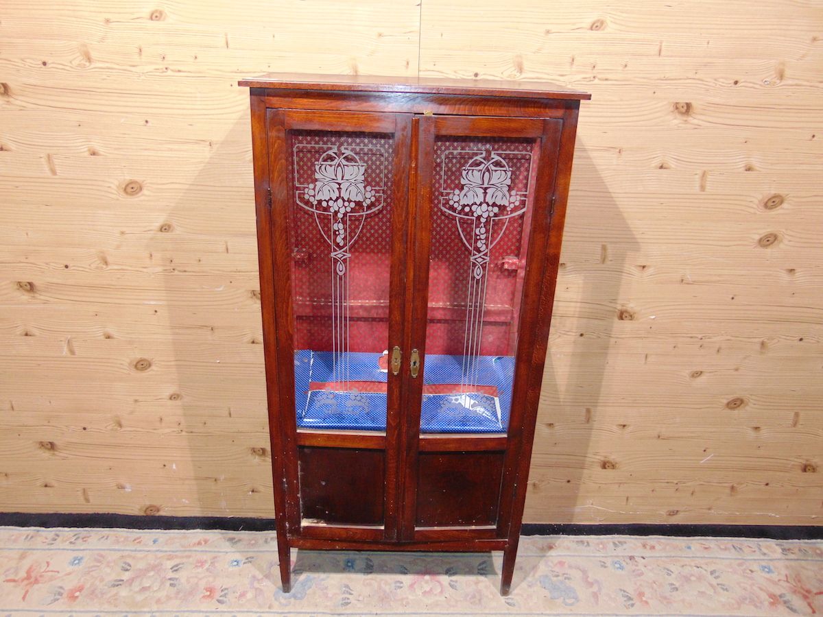 Edwardian display cabinet in mahogany 2199..jpg
