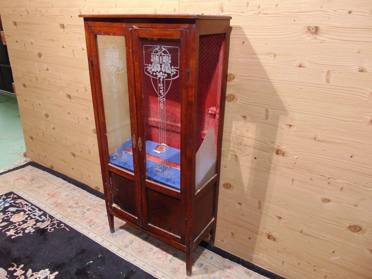 Edwardian display cabinet in mahogany 2199....jpg