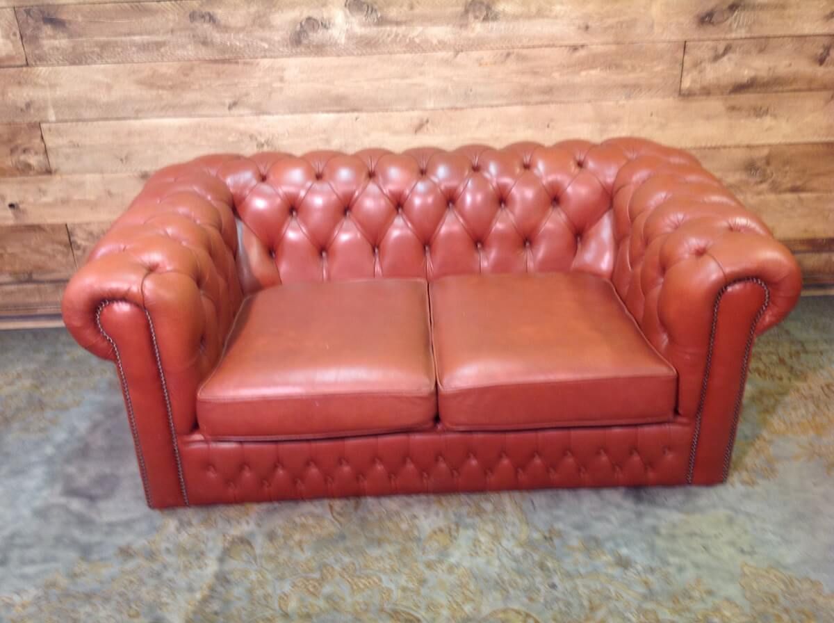 English vintage Chesterfield 2 seater sofa in genuine orange leather img_6311.jpg
