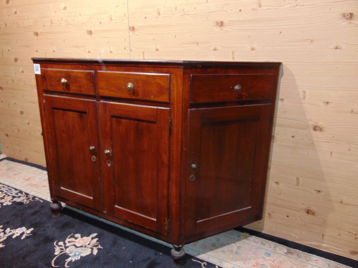 Double body sideboard notched 2209..jpg