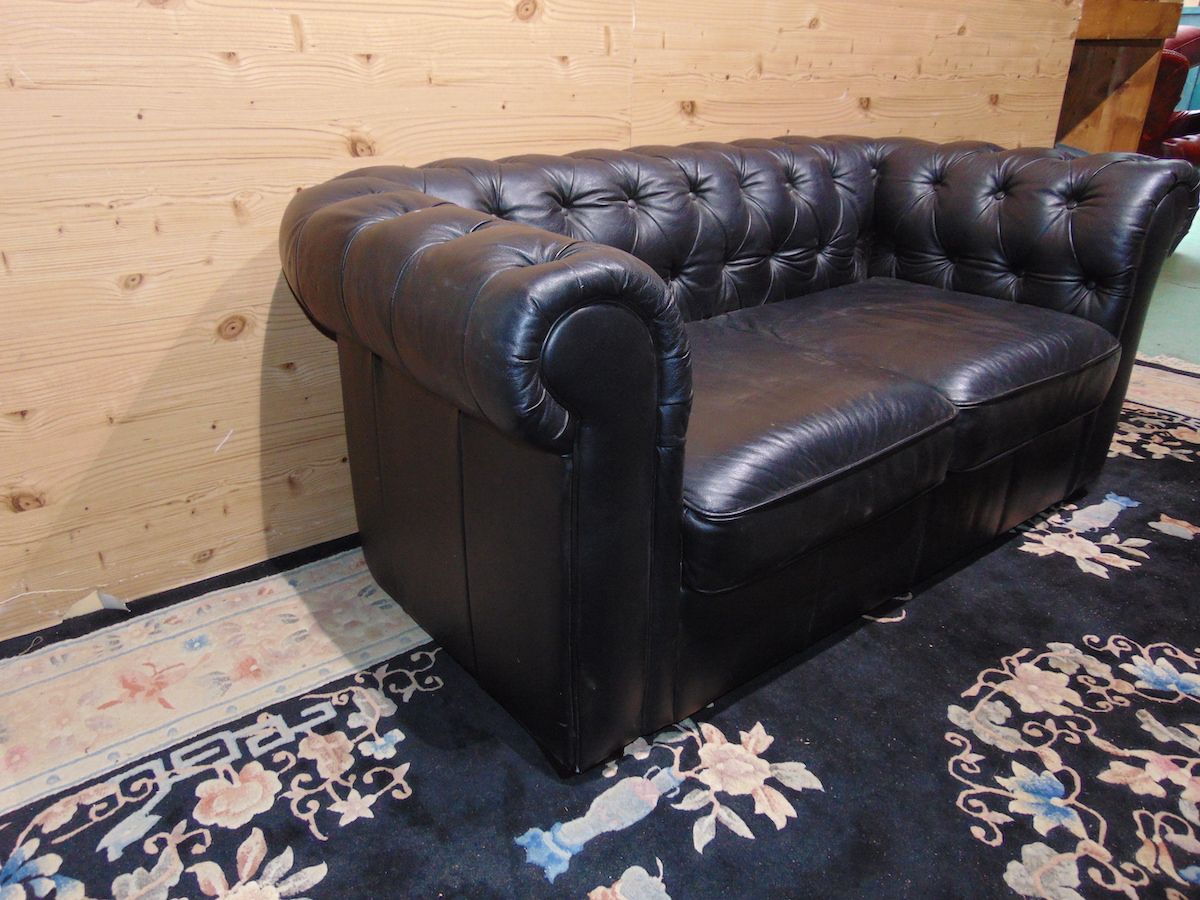 2 seater Chesterfield sofa in black 2255...jpg