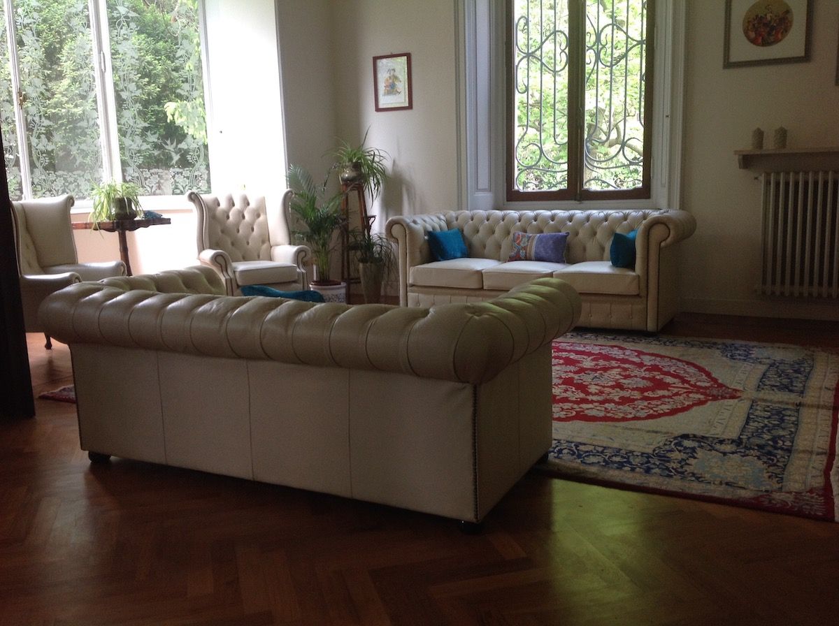 Furniture for a living room img_6609.jpg
