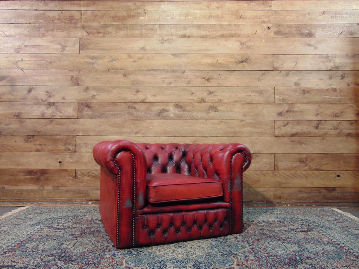 English Chesterfield Club armchair in genuine burgundy leather dsc01721.jpg