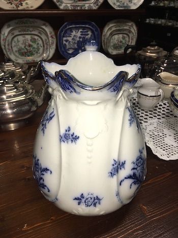 Porcelain vase img_1098.jpg