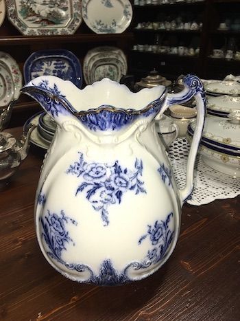 Porcelain vase img_1097.jpg