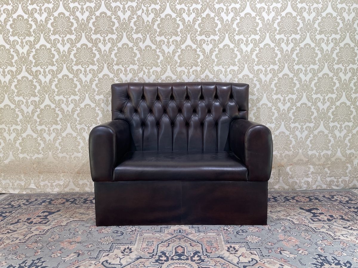 Original English vintage 2-seater Chesterfield sofas in genuine brown leather x4l119p72h101.jpg