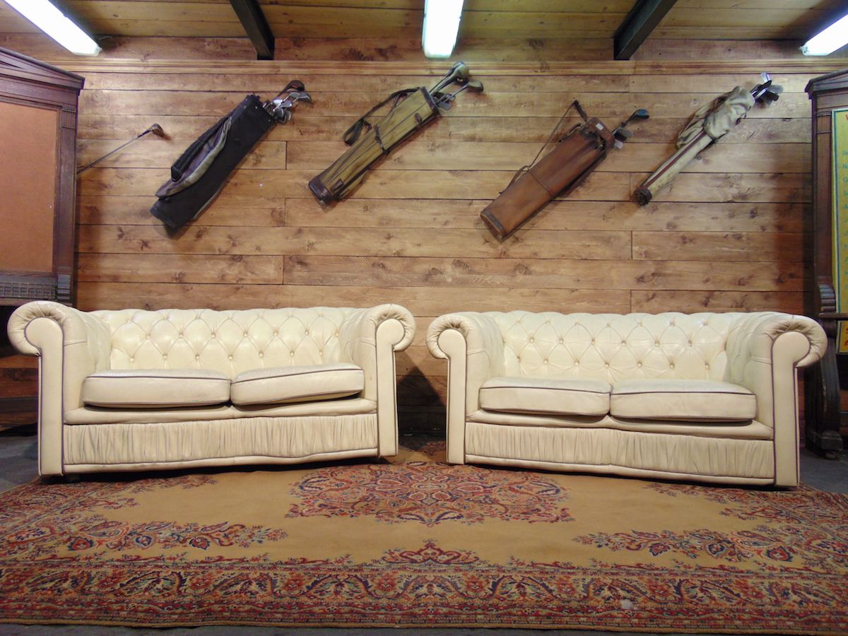 Original vintage English Chesterfield living room in genuine ivory leather dsc00813.jpg