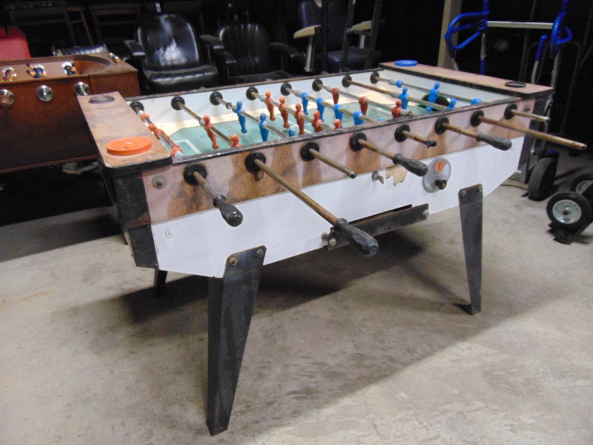 Vintage foosball table dsc00329.jpg
