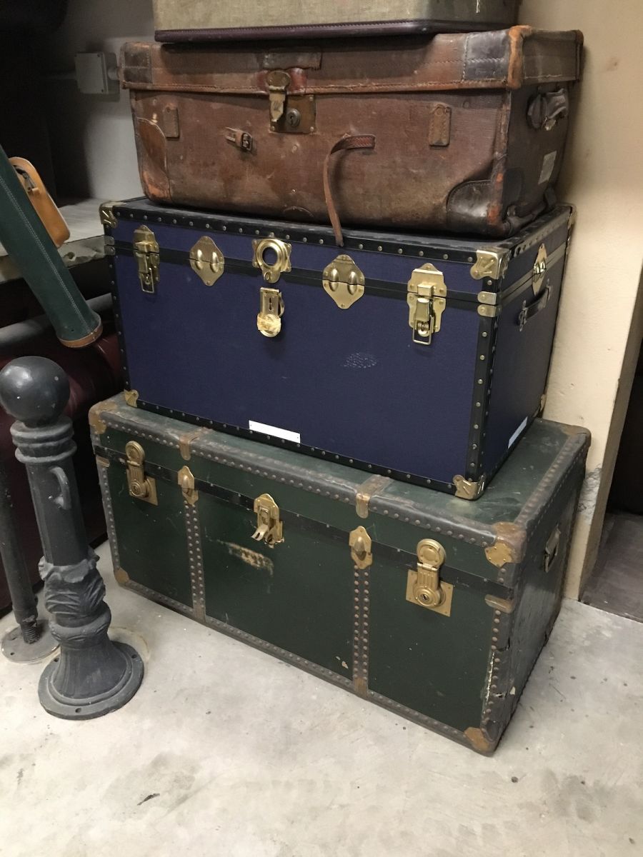 Exhibition of vintage suitcases img_6256.jpg
