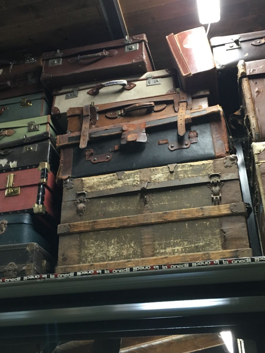 Exhibition of vintage suitcases img_6260.jpg