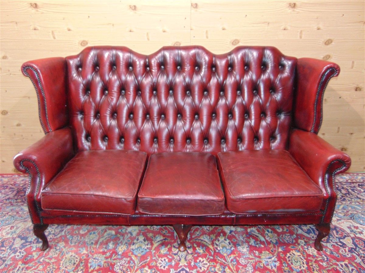 Red Chester sofa dsc05477.jpg