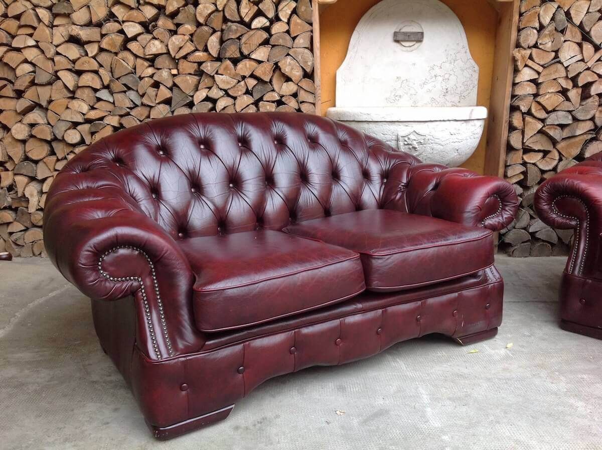 Chesterfield sofa 2 seater Original English genuine leather vintage burgundy img_6888.jpg