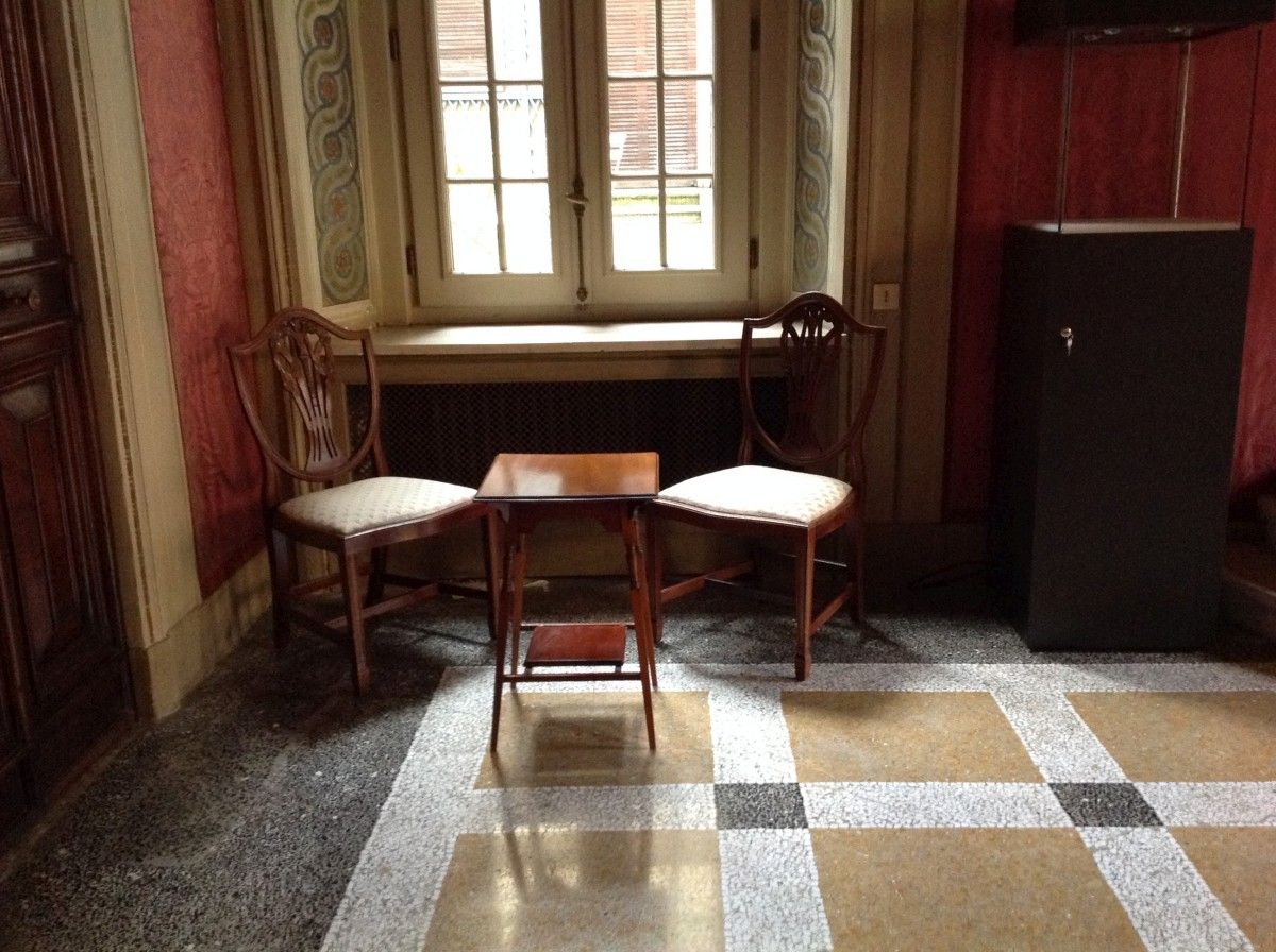 Esempio di un allestimento di divani Chesterfield a palazzo Lechi Brescia img_2028-1200.jpg