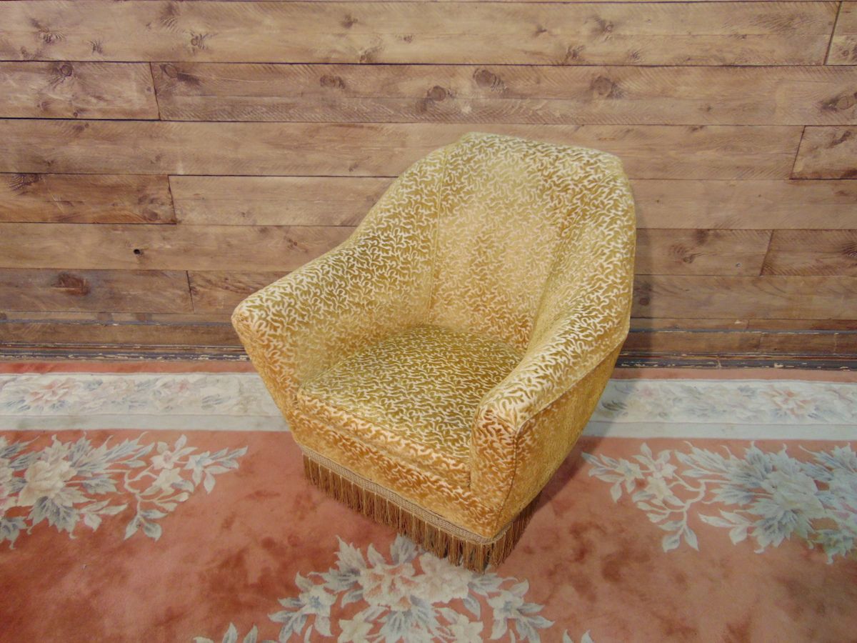 Vintage velvet armchair dsc03038.jpg