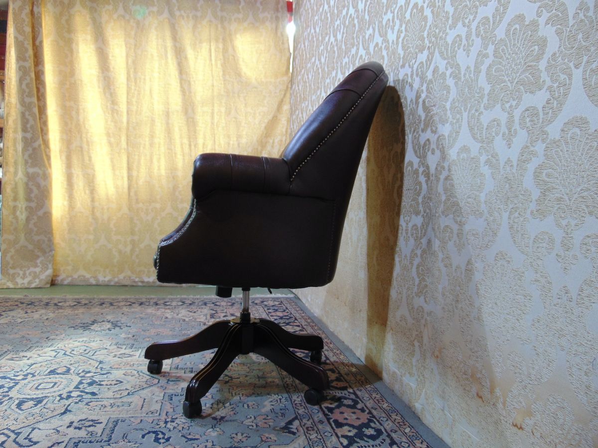 Chesterfield director armchair in new brown color dsc02194.jpg